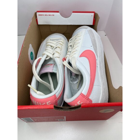 Nike Blazer Low 77 White & Pink Swoosh Sneakers Boys Size 7Y New With Tags - Picture 1 of 13